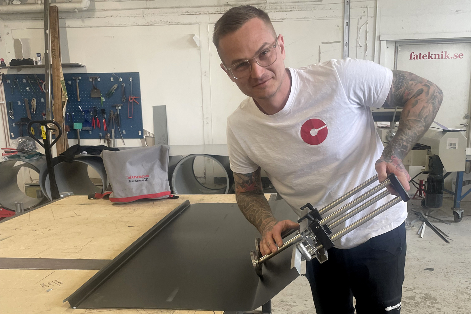 Från tak i Lycksele till TV-rutan – med MaxiBender i handen