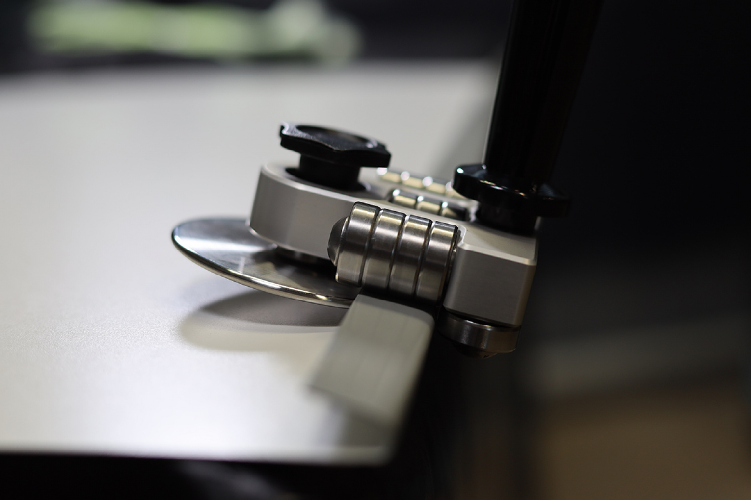 Gör perfekta hakfalser med en Disc Bender