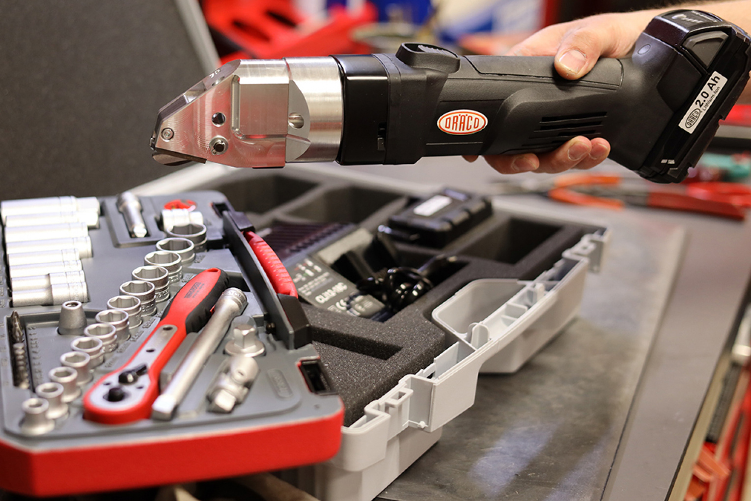 Köp Dräco AK3514-7R 18V – få en hylsnyckelsats