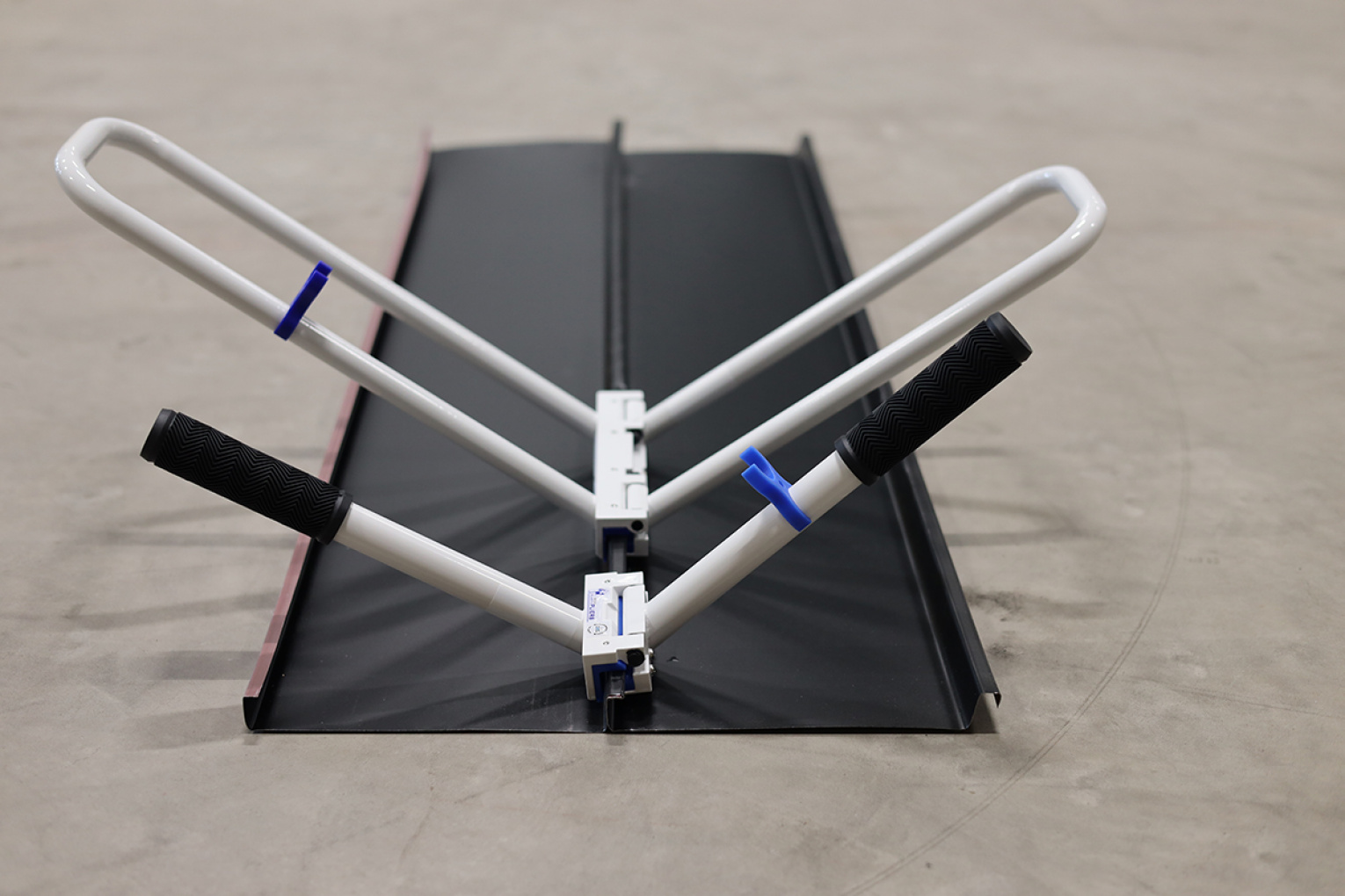 Dubbelfalsslutare i litet format