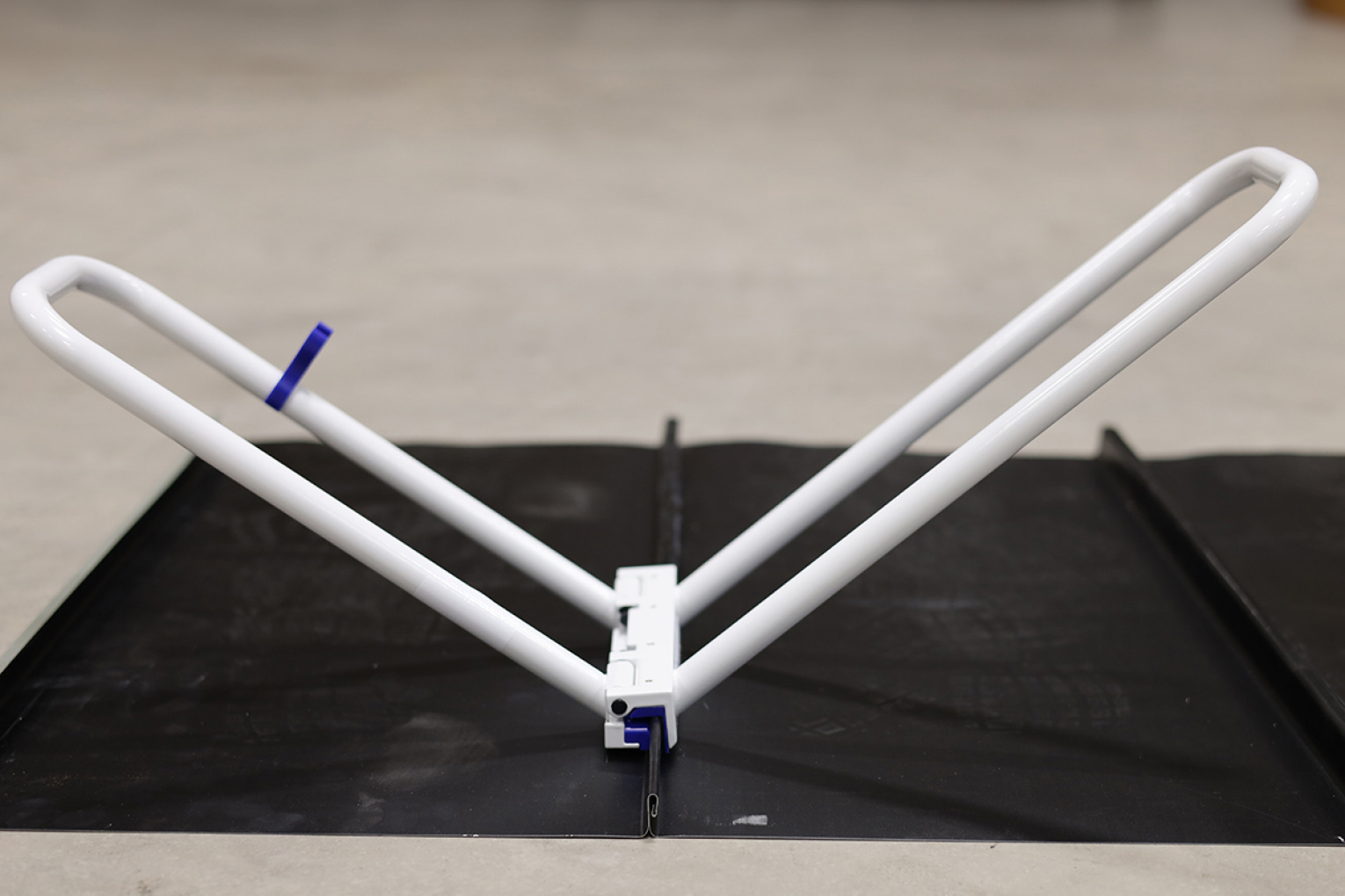 Ny dubbelfalsslutare med plastbackar