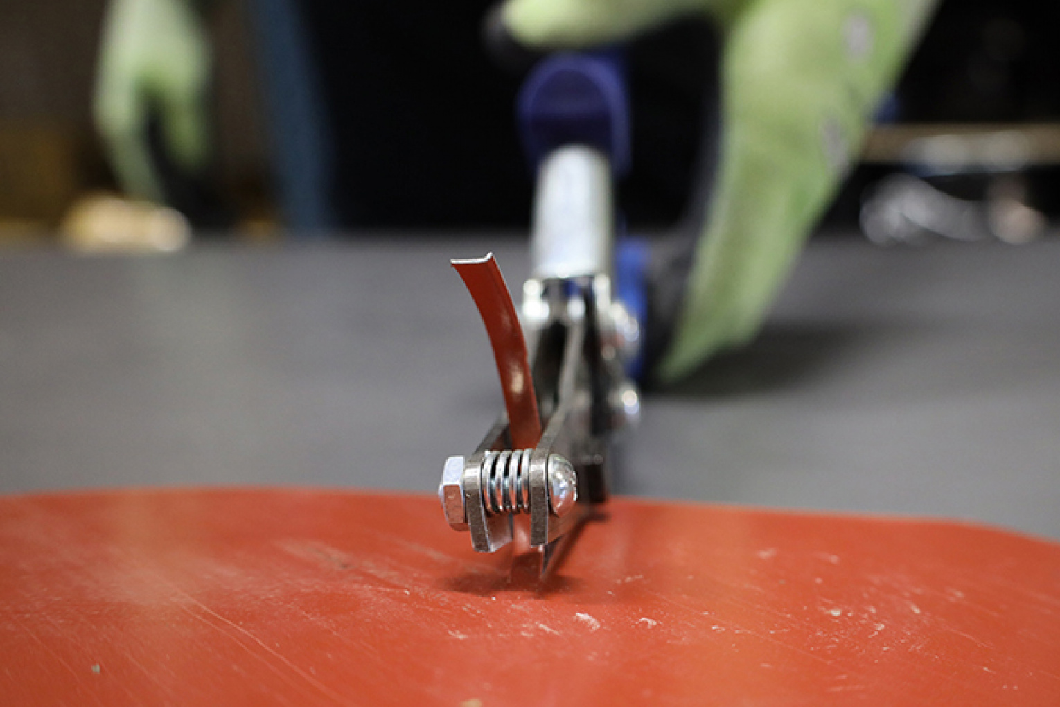 Nibblingssax gör två kanter i ett klipp