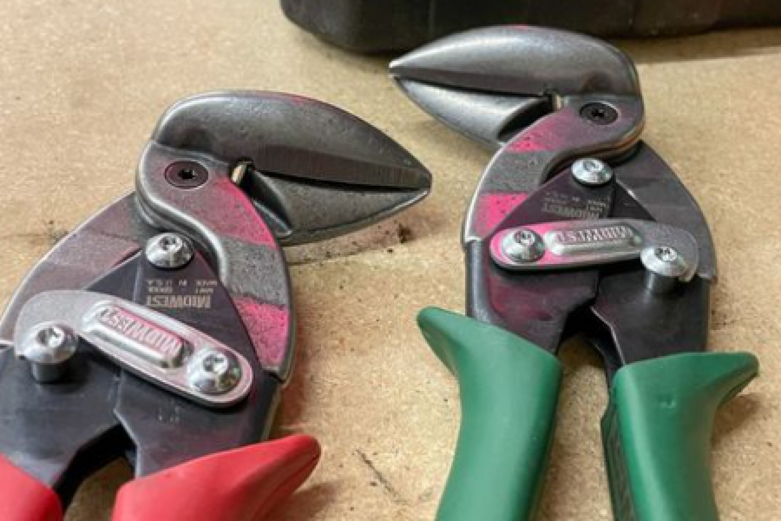 Utväxlade saxar för trånga utrymmen